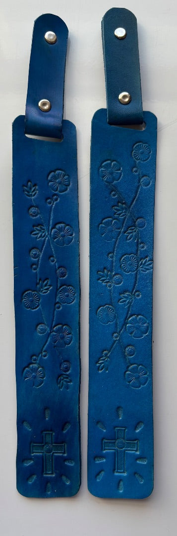 Yellow floral cross bookmark from Consuelo Barraza, featuring a decorative cross design ideal for marking pages in books.