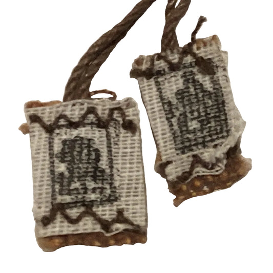 Vintage brown Mount Carmel Catholic devotional scapular with 0.5-inch width, designed for Christian prayer and religious gift purposes.
