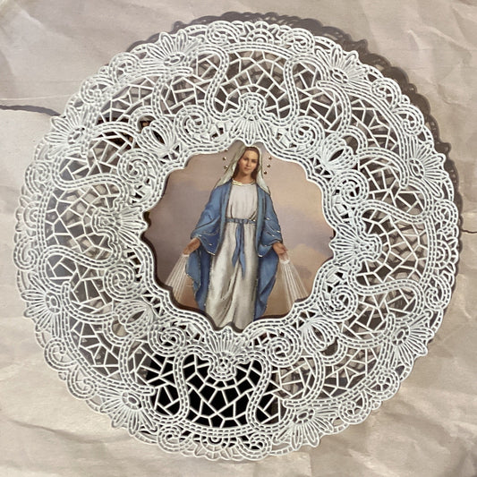 20-inch metal doily-style frame featuring the Immaculate Conception design, with intricate detailing and a decorative border.