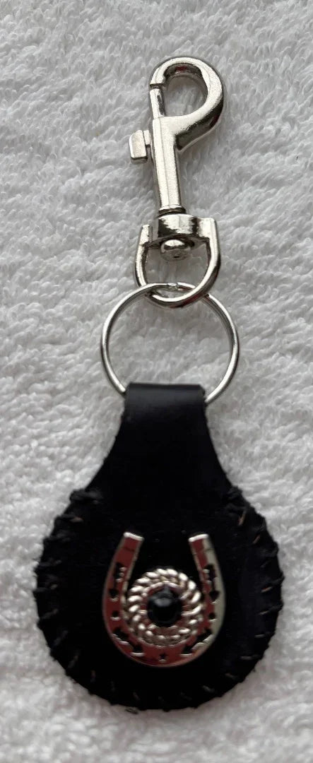 Black Leather Keychain with Silver Horseshoe Concho – 5×2