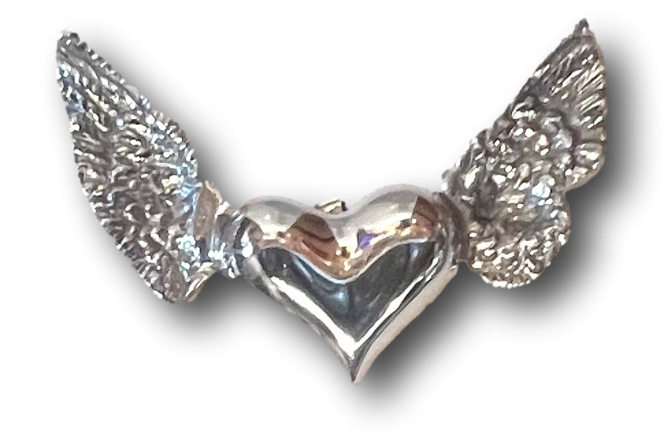 Heart with Wings Pewter Figurine – Uplifting Sentimental Decor 6x8.5