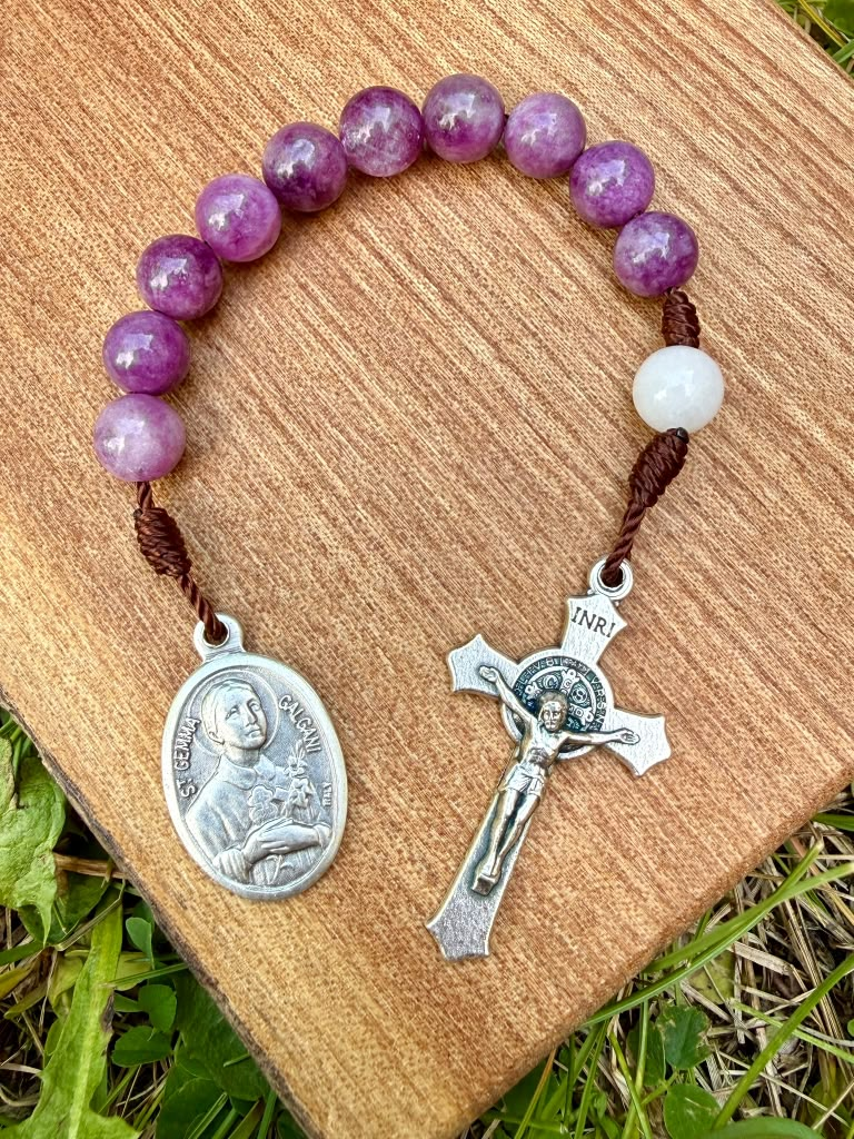 Jade Catholic pocket rosary with Saint Gemma Galgani and Saint Benedict crucifix by Liza Murphy, one-decade Christian rosary.
