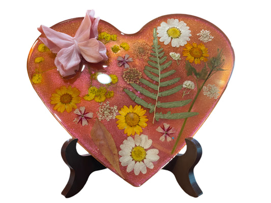 Resin hearts with dried flowers-Easel Included