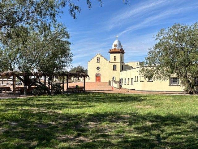 4x6 Mission Trail Courtyard matted photo print by Miguel Martinez, featuring El Paso souvenirs and scenic courtyard view.
